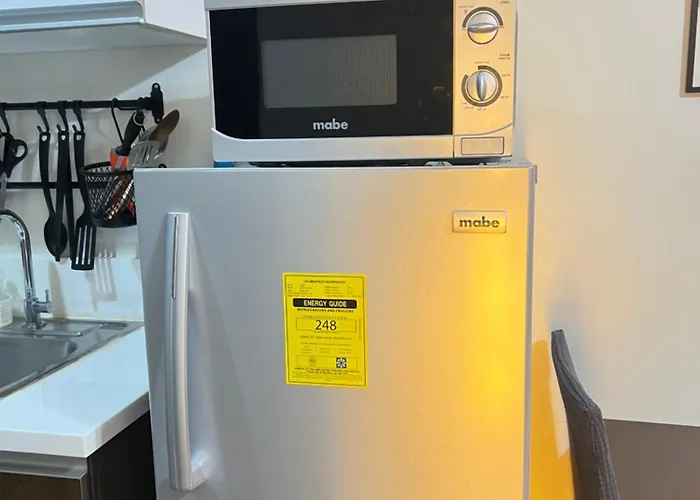 Near Airport Air Residences Makati With Netflix Fast Wifi One Bedroom Apartment *